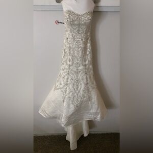 Discontinued Oleg Cassini wedding dress